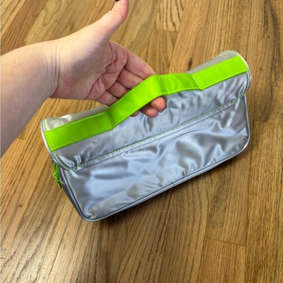 Clinique Makeup Travel Bag Silver Neon Green Snaps - Picture 7 of 8